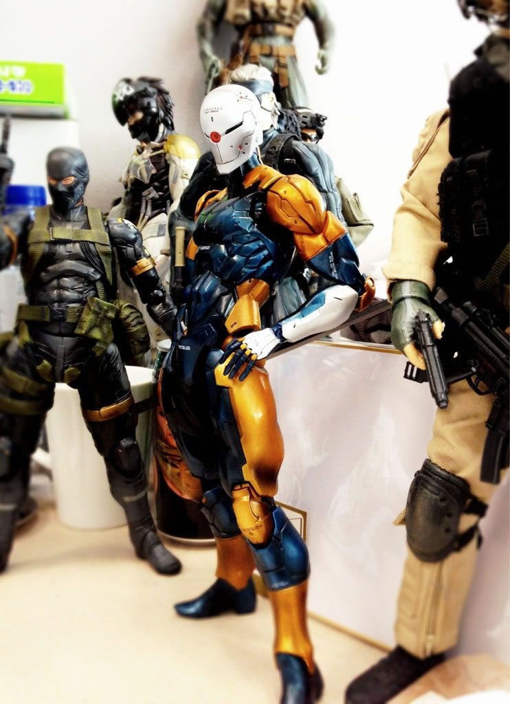 Figurine Play Arts Kai de Gray Fox Cyborg Ninja