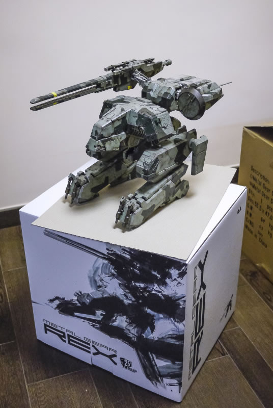 dballage du magnifique Metal Gear Rex sign Threea !