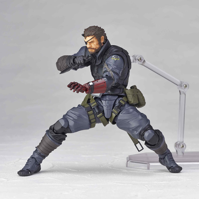 La figurine Vulcanlog de Venom Snake en Sneaking Suit illustre et date