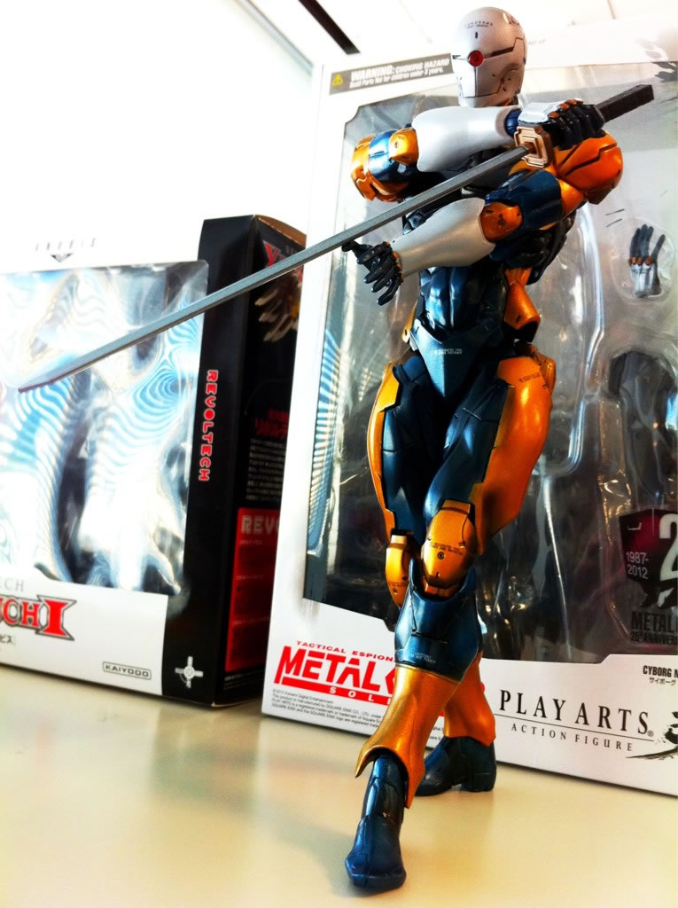 Figurine Play Arts Kai de Gray Fox Cyborg Ninja