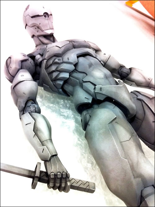 Ninja Gray Fox en Figurine