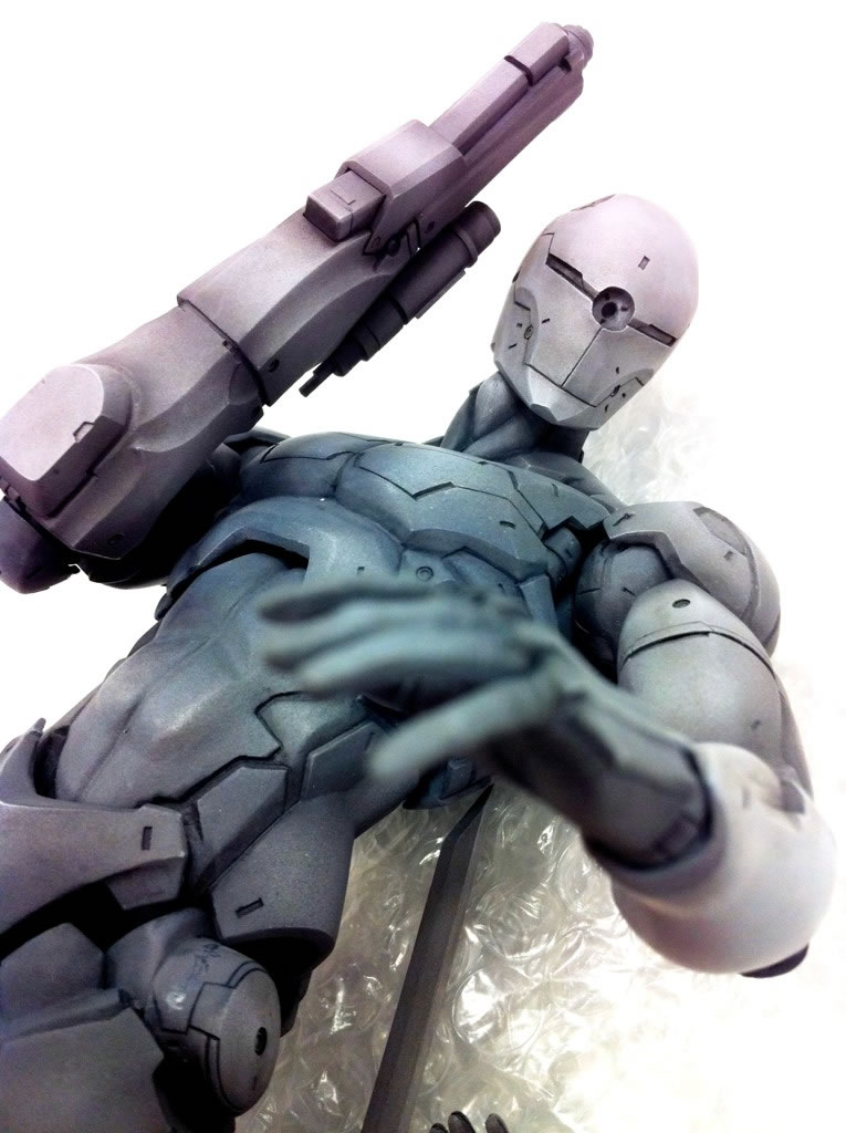 Gray Fox renat en figurine