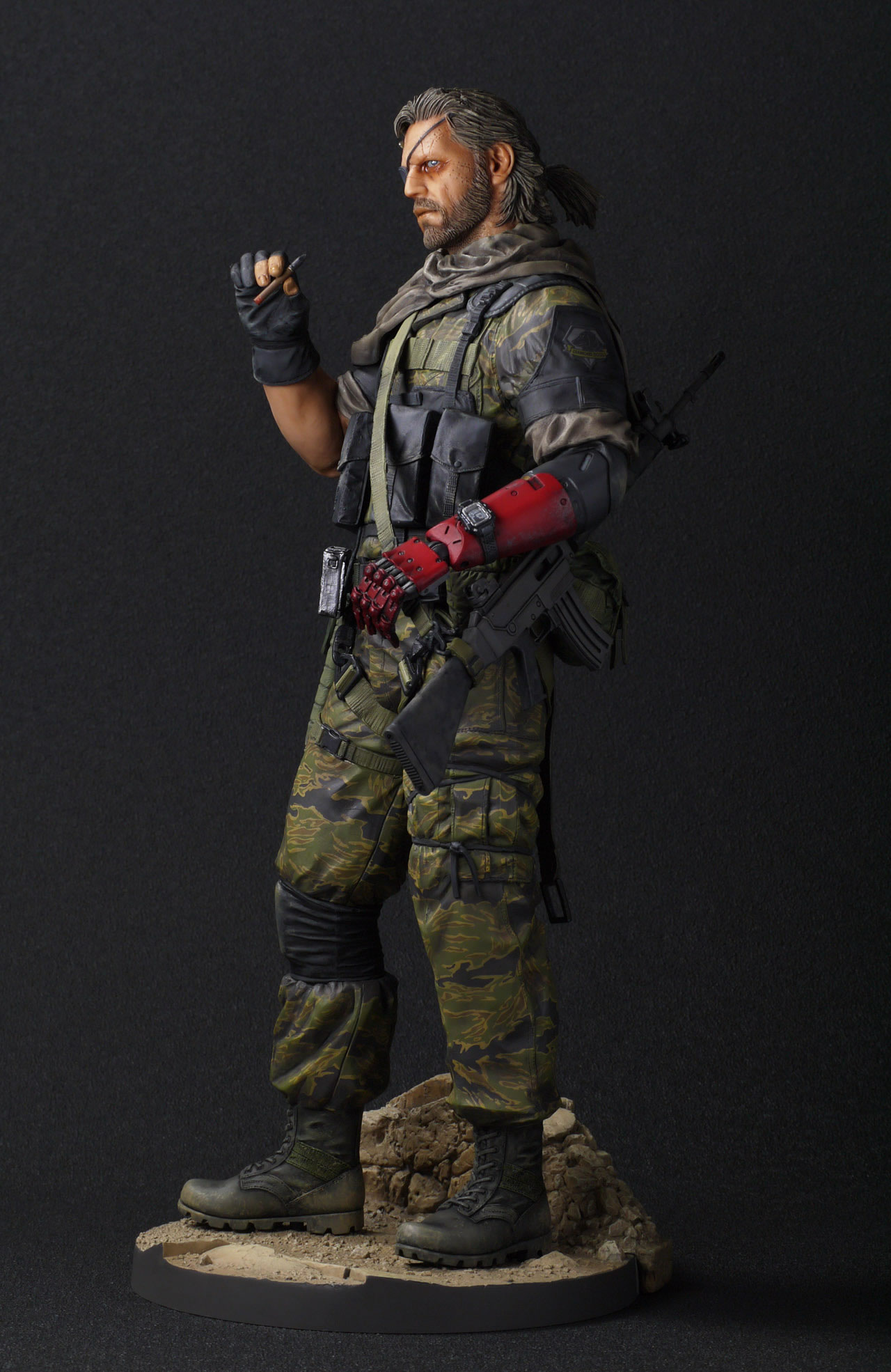 La statuette Gecco de Venom Snake en mille morceaux