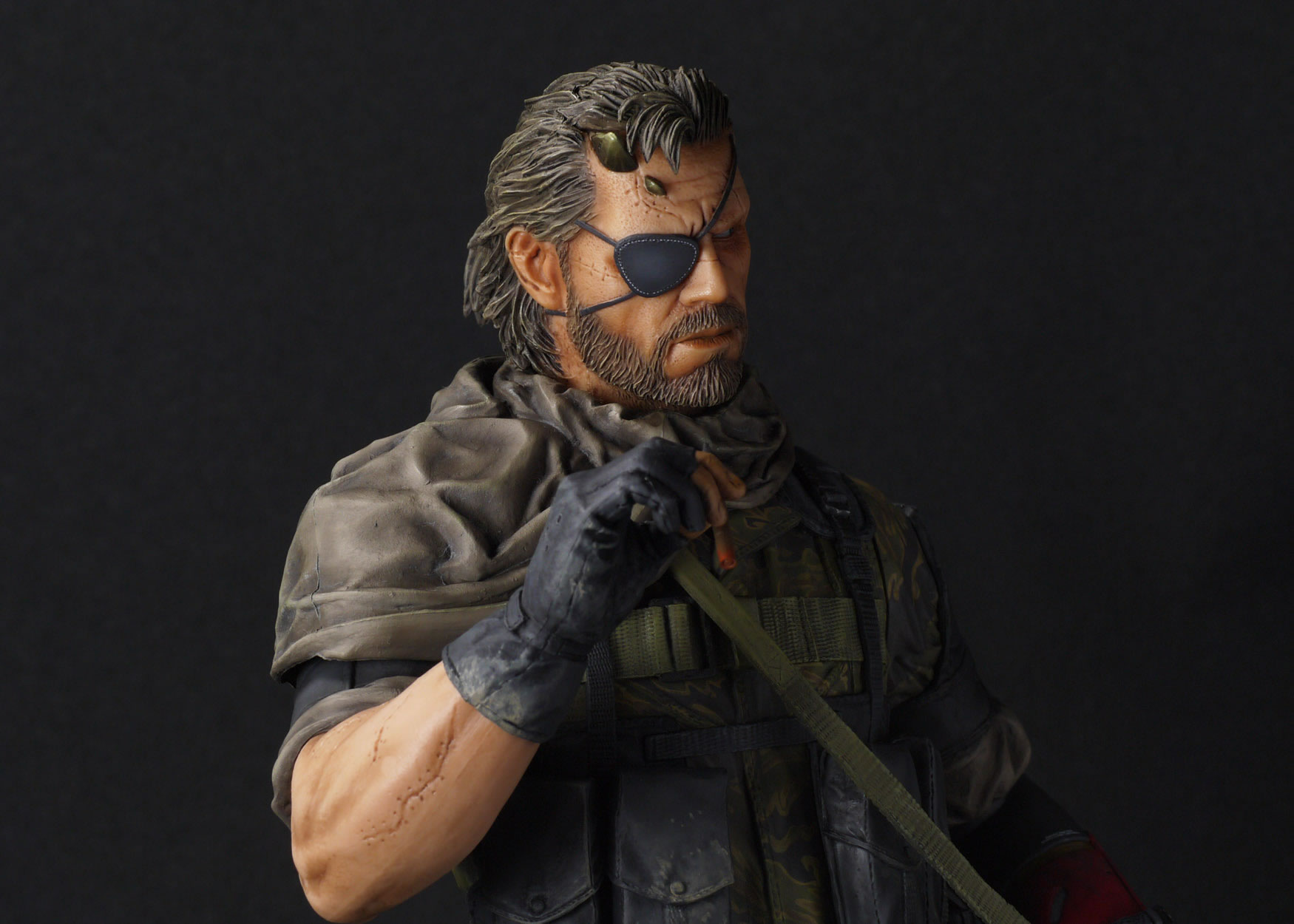 La statuette Gecco de Venom Snake en mille morceaux