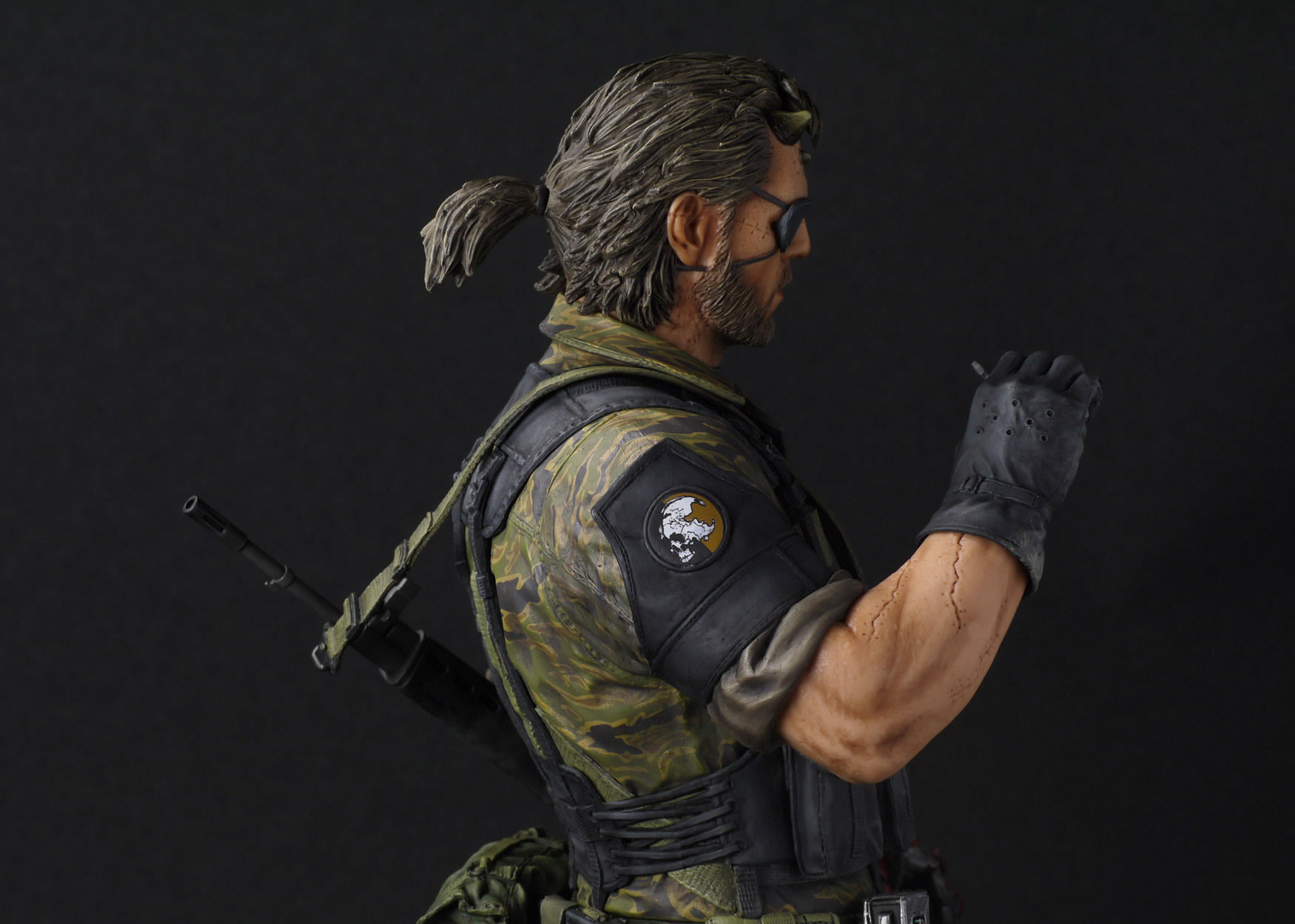 La statuette Gecco de Venom Snake en mille morceaux