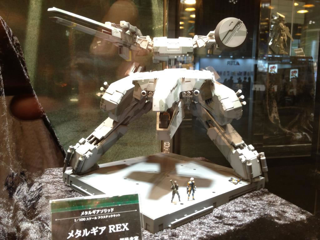 Metal Gear Rex au Wonder Festival plamo kit Kotobukiya