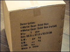 Unboxing du magnifique Metal Gear Rex sign Threea !