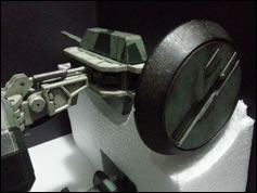 Unboxing du magnifique Metal Gear Rex sign Threea !