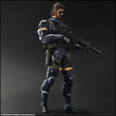 La figurine Play Arts Kai de Big Boss (Ground Zeroes) dispo au printemps