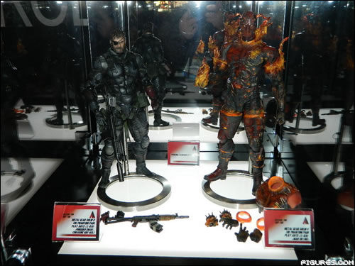 Les figurines dOcelot, Punished Snake et du dmon en feu se montrent  New York