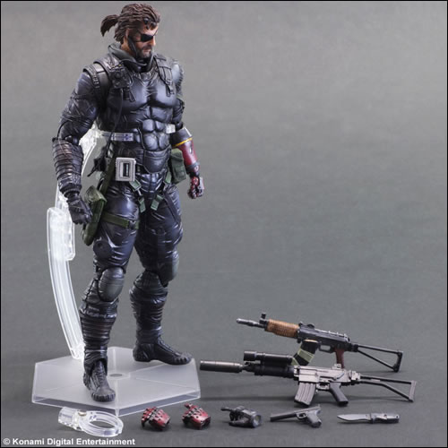 Des photos et un prix pour la figurine Play Arts Kai de Venom Snake en combinaison furtive