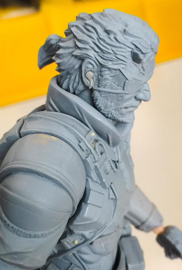 Deux photos pour la nouvelle figurine Revoltech de Venom Snake