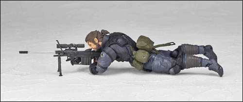 La figurine Vulcanlog de Venom Snake en Sneaking Suit illustre et date