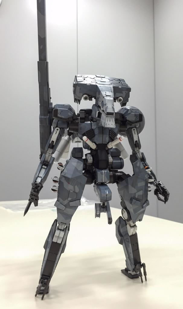 Deux Metal Gear Sahelanthropus signs Sentinel et Kotobukiya