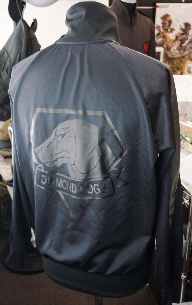 Metal Gear Solid V : Ground Zeroes  Une veste Diamond Dogs signe Puma et Kojima Productions