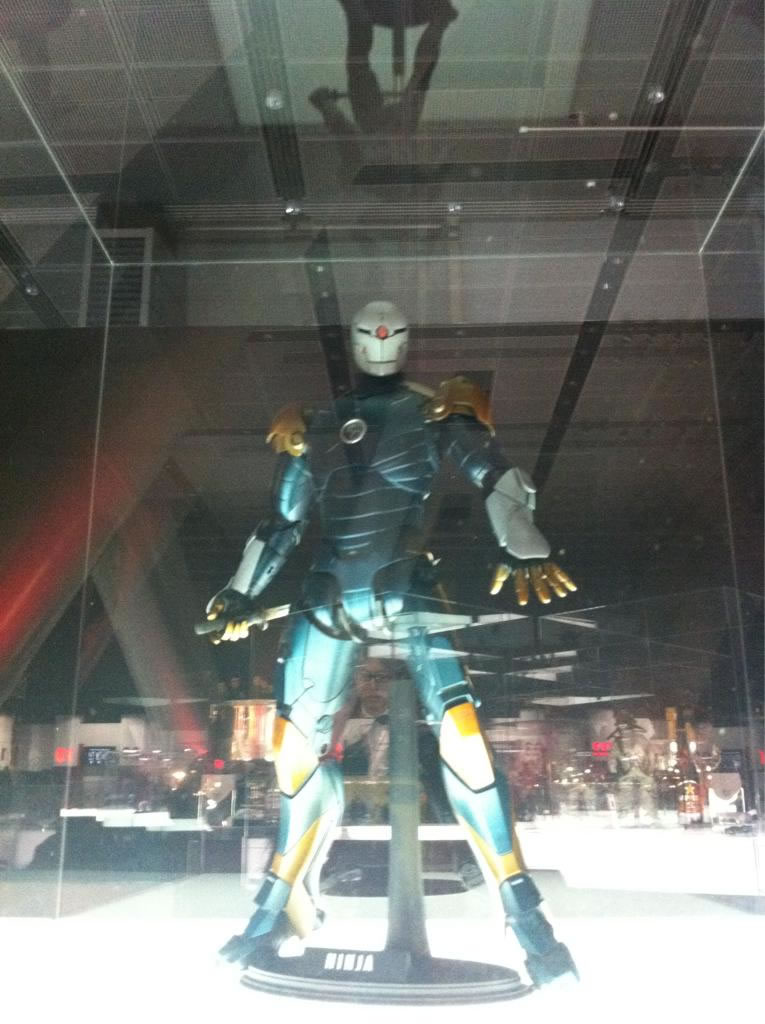 Yoji Shinkawa et le Ninja Iron Man au Hot Toys 2010